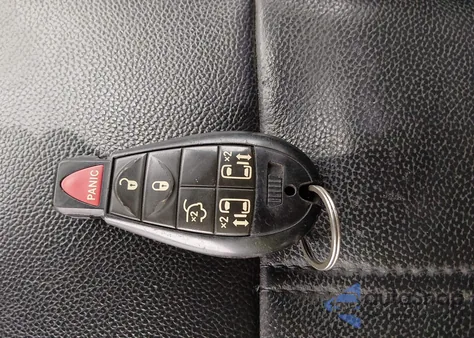 2014 Chrysler Town & Country Touring z USA, uszkodzony, nr VIN 2C4RC1BG5ER403872